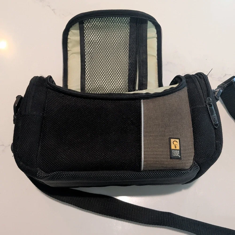 Case Logic 11 inch camera bag multi compartment with shoulder strap 11x5x7